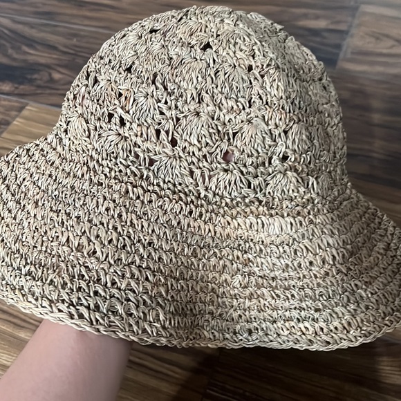 Neutral straw Bucket hat - Picture 3 of 4